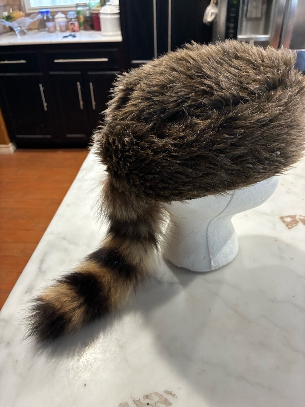 Pawnee Bill's Hat Co faux Racoon tail hat size Large - Picture 3 of 6